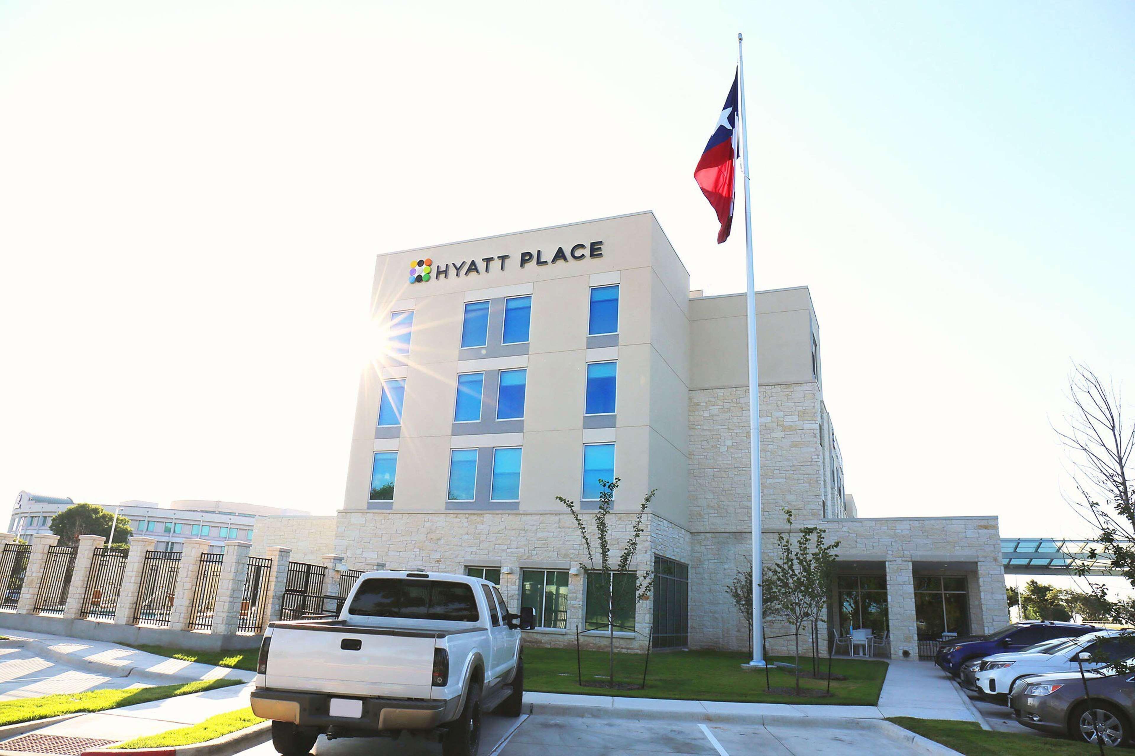 Hyatt Place Austin Airport Exterior photo