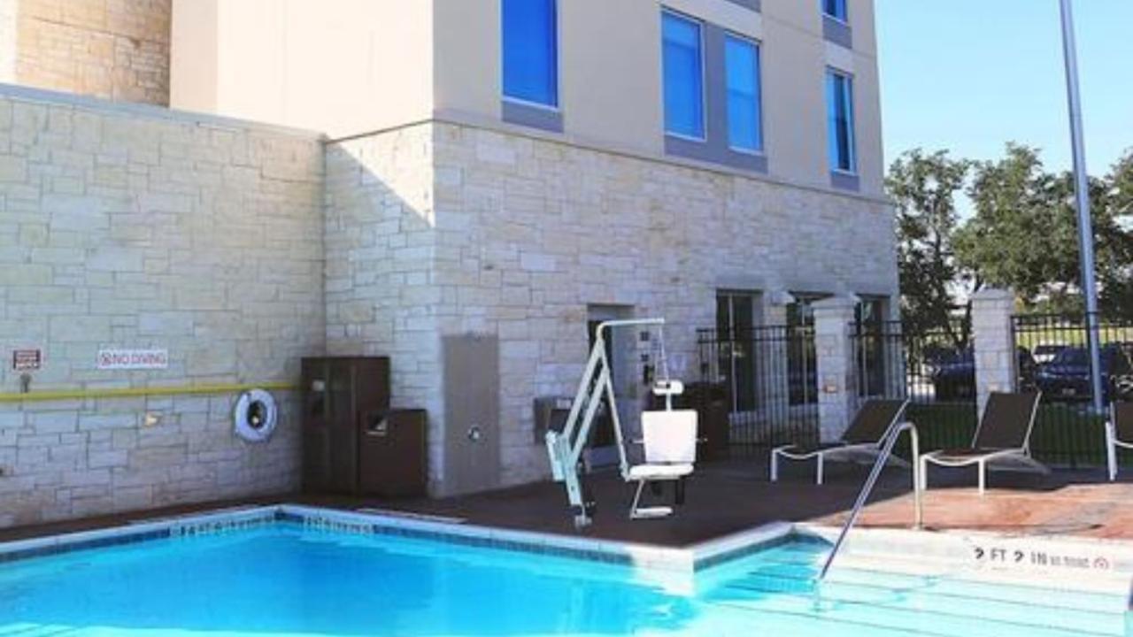 Hyatt Place Austin Airport Exterior photo