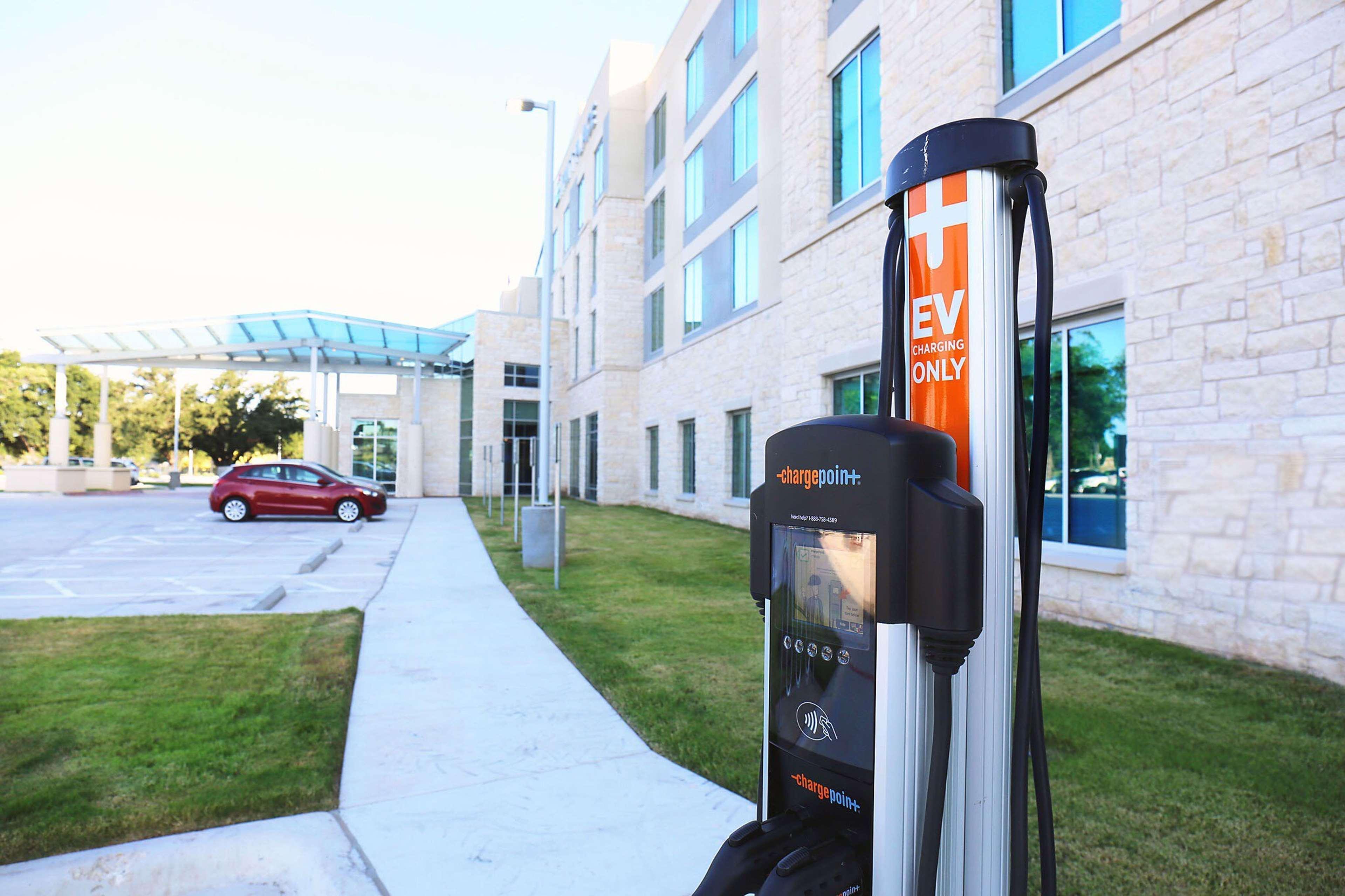 Hyatt Place Austin Airport Exterior photo