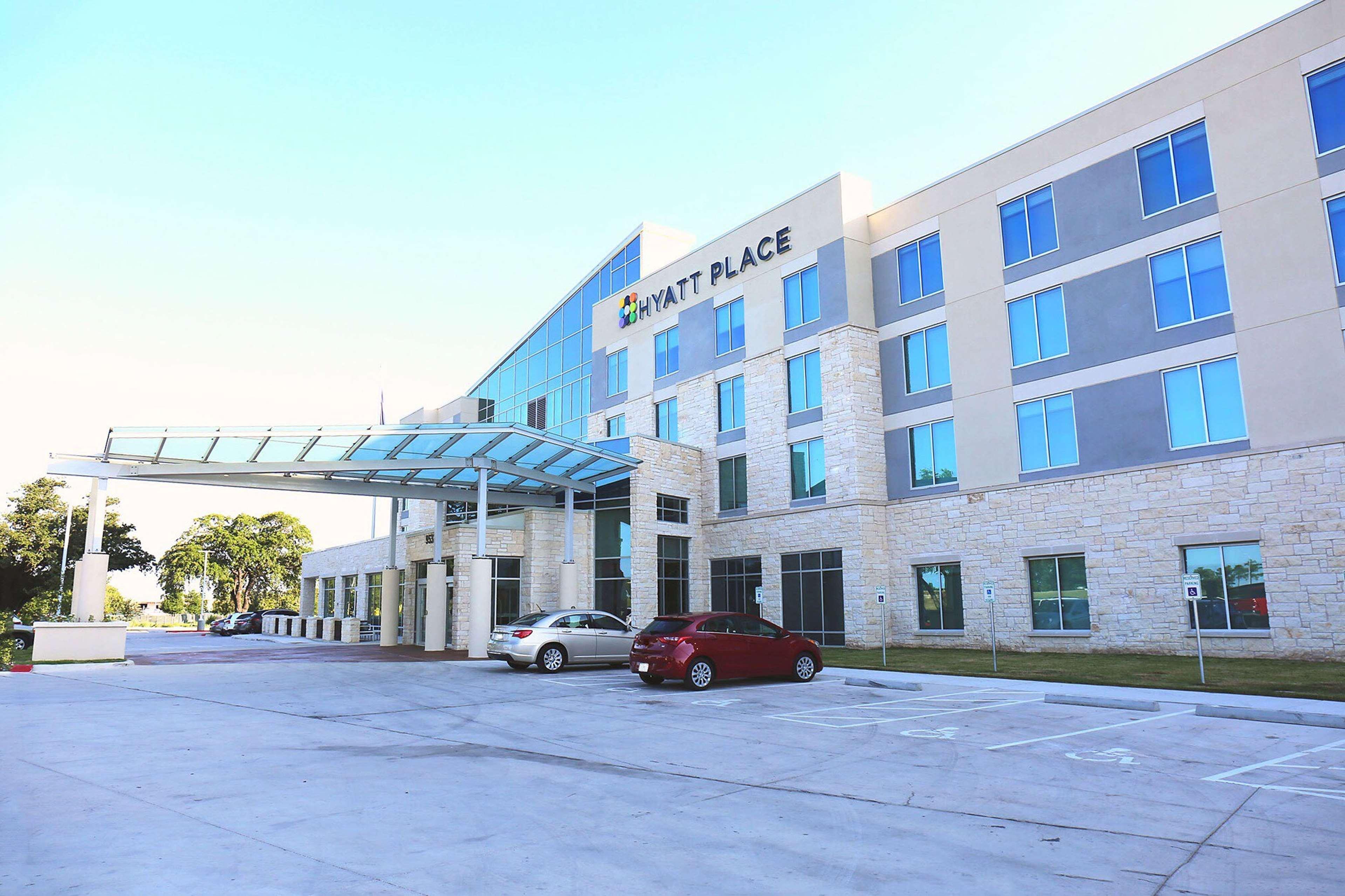 Hyatt Place Austin Airport Exterior photo